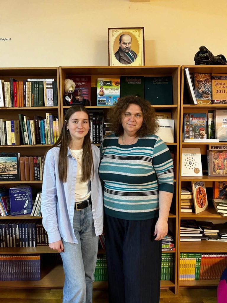 Вітаємо переможція Всеукраїнської учнівської олімпіади з української мови та літератури